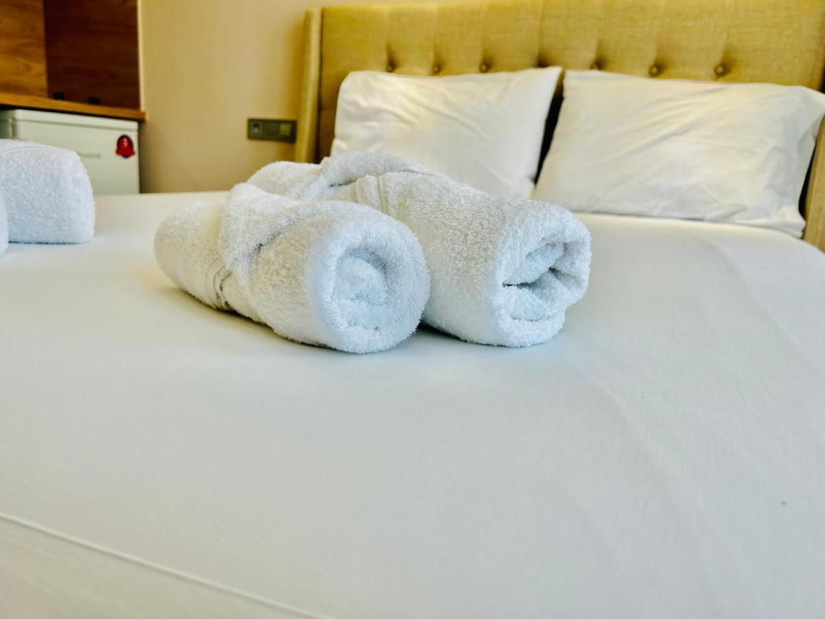 Port Twins Suites No1 Pireo Esterno foto