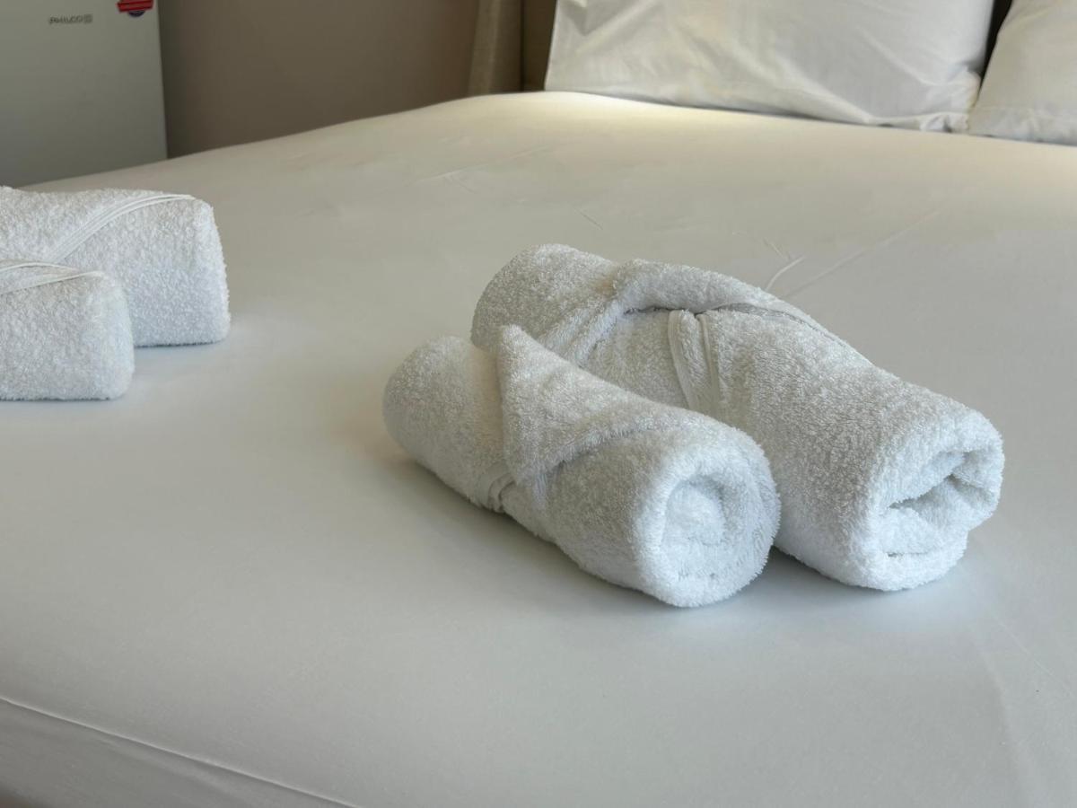 Port Twins Suites No1 Pireo Esterno foto