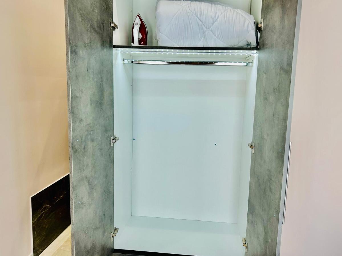 Port Twins Suites No1 Pireo Esterno foto